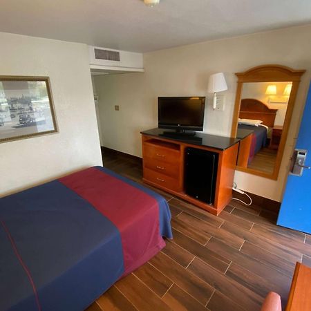 Travelodge By Wyndham Grand Rapids North Walker Εξωτερικό φωτογραφία