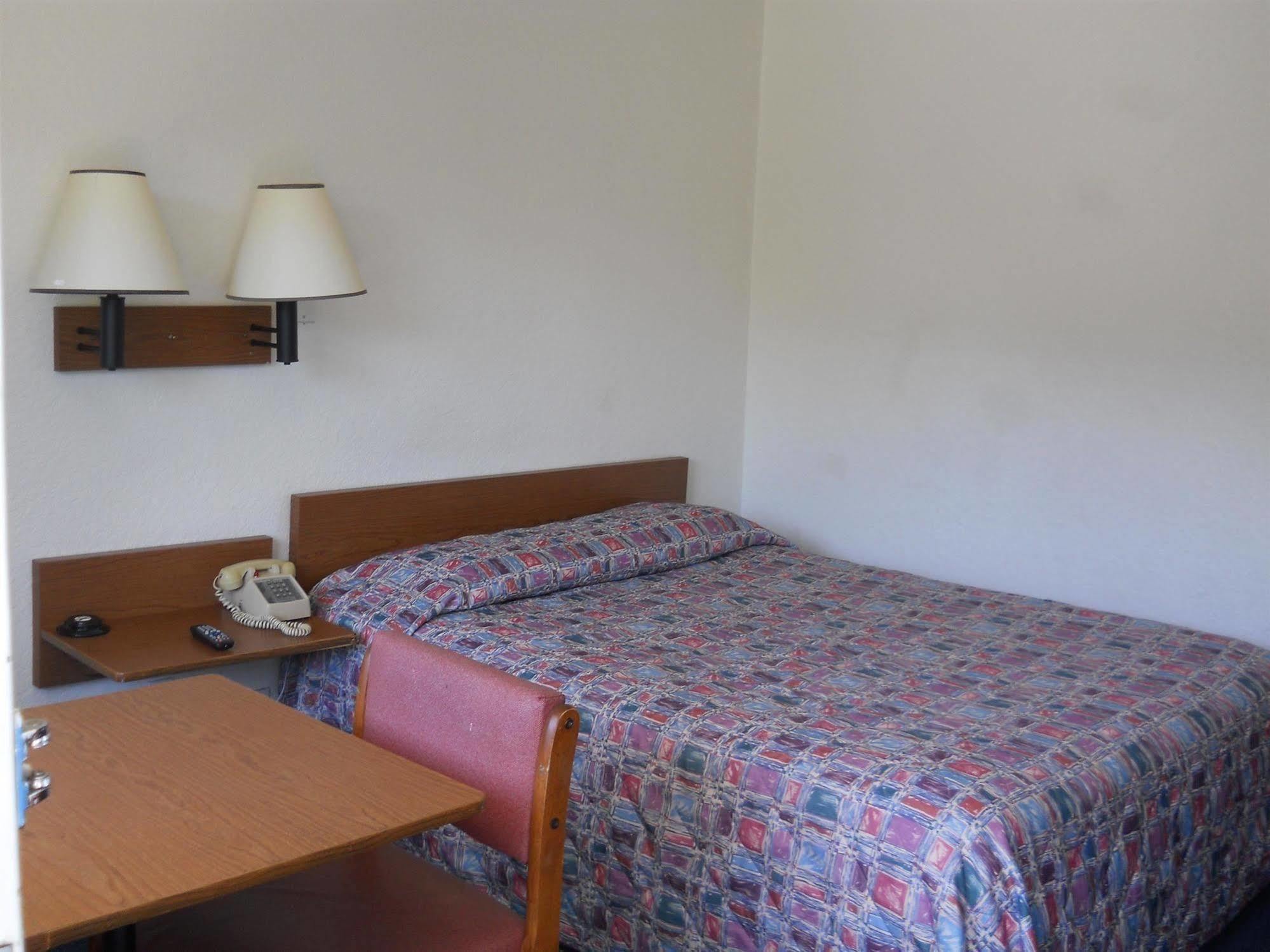 Travelodge By Wyndham Grand Rapids North Walker Εξωτερικό φωτογραφία